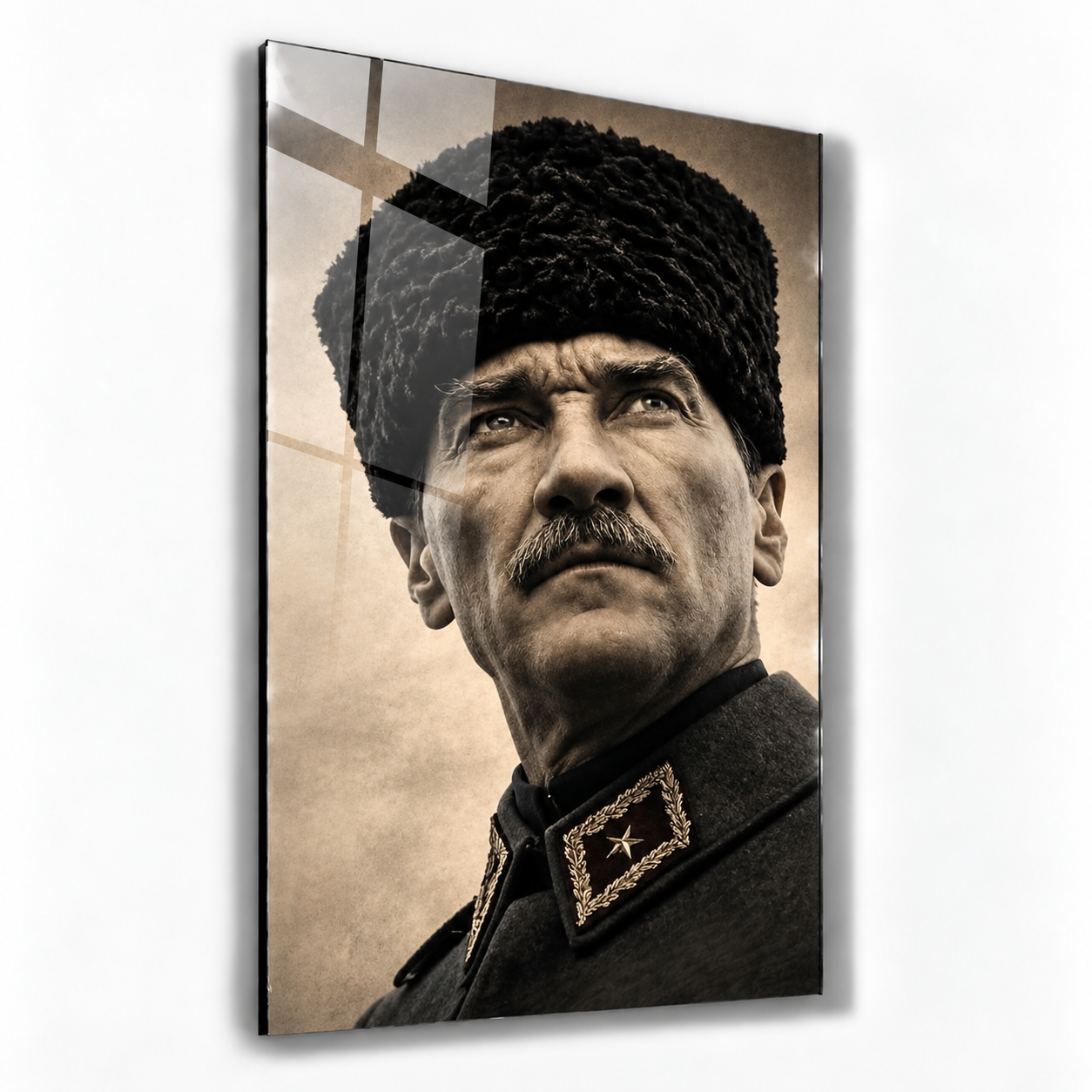 Kalpaklı Başkomutan Mustafa Kemal Portresi - Dikey Temperli Cam Tablo Modelleri ve Fiyatları | Tablobudur