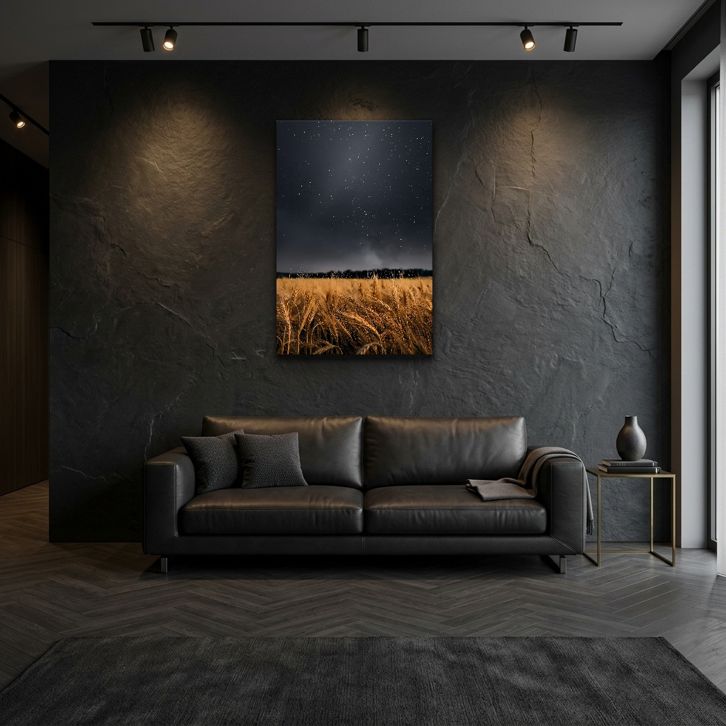 Altın Başaklar Üzerinde Kuzey Işıkları dikey temperli cam tablo modelinin modern salon ve yaşam alanı duvar dekorasyonu görünümü